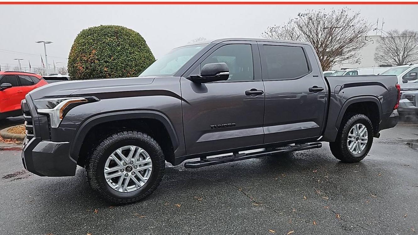 TOYOTA TUNDRA 2022 5TFLA5DB2NX037374 image