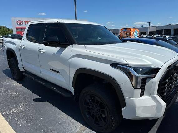 TOYOTA TUNDRA 2025 5TFWA5DB5SX288155 image