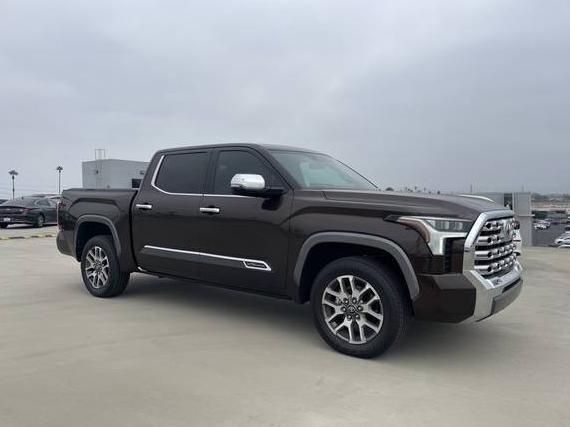 TOYOTA TUNDRA 2025 5TFMA5DB1SX283624 image