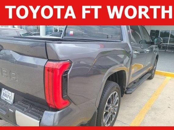 TOYOTA TUNDRA 2025 5TFJA5DB1SX310324 image