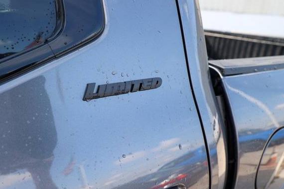 TOYOTA TUNDRA 2025 5TFWA5DB7SX266318 image