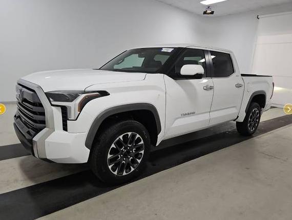 TOYOTA TUNDRA 2025 5TFJA5DB4SX251298 image