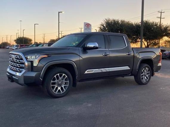 TOYOTA TUNDRA 2025 5TFMA5DB5SX323073 image