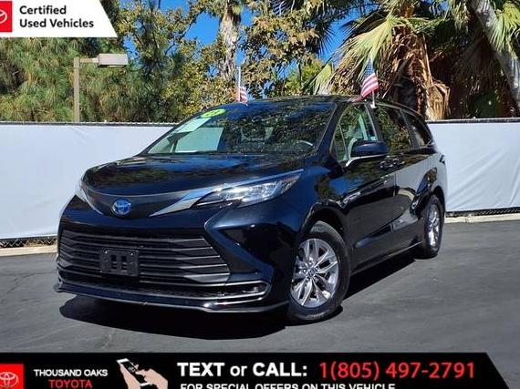 TOYOTA SIENNA 2023 5TDKRKECXPS164165 image