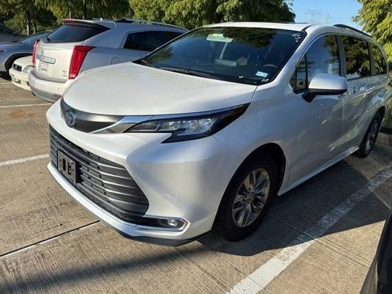 TOYOTA SIENNA 2023 5TDYRKEC3PS154927 image