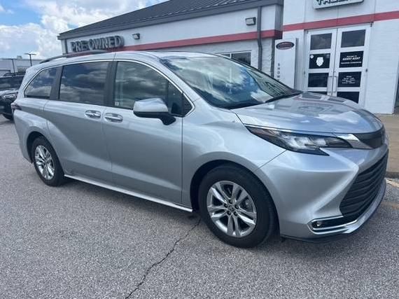 TOYOTA SIENNA 2023 5TDJSKFC3PS093745 image
