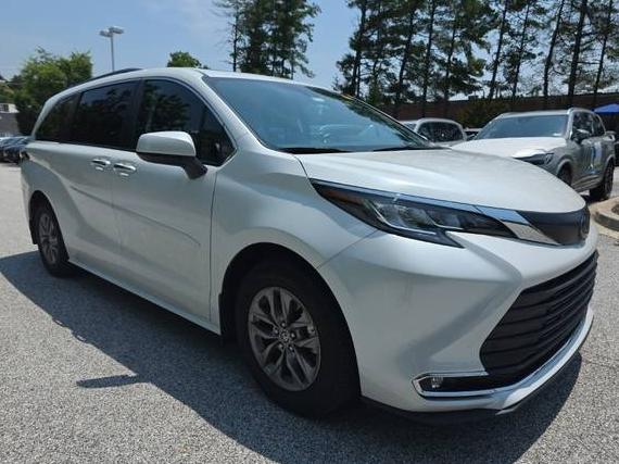 TOYOTA SIENNA 2023 5TDYRKEC5PS157294 image