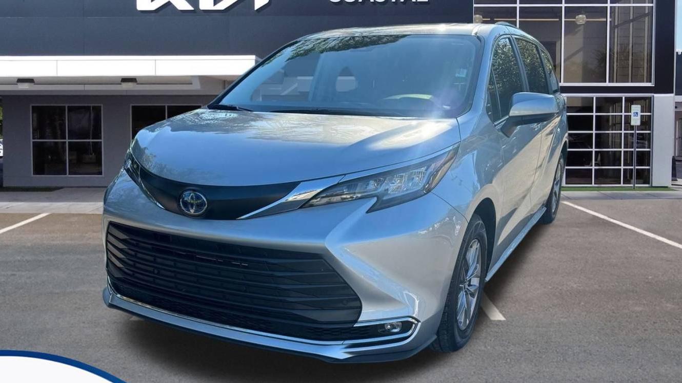 TOYOTA SIENNA 2023 5TDYRKEC7PS142490 image