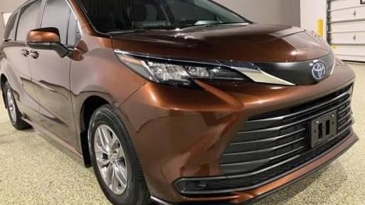 TOYOTA SIENNA 2023 5TDKRKEC0PS178611 image