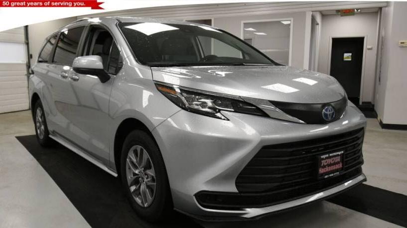 TOYOTA SIENNA 2023 5TDKRKEC5PS161335 image