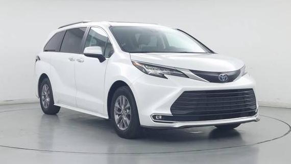 TOYOTA SIENNA 2023 5TDYSKFC0PS079249 image