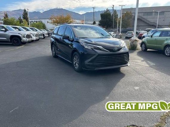 TOYOTA SIENNA 2023 5TDKRKEC5PS143580 image