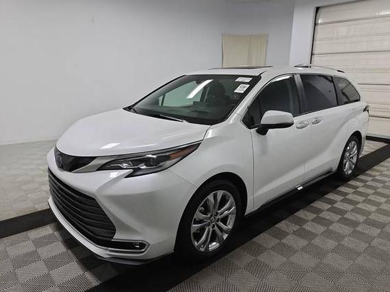 TOYOTA SIENNA 2023 5TDERKEC7PS170065 image