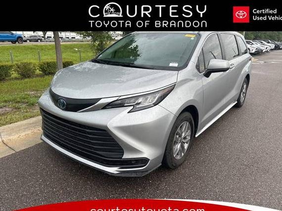 TOYOTA SIENNA 2023 5TDKRKEC9PS169163 image