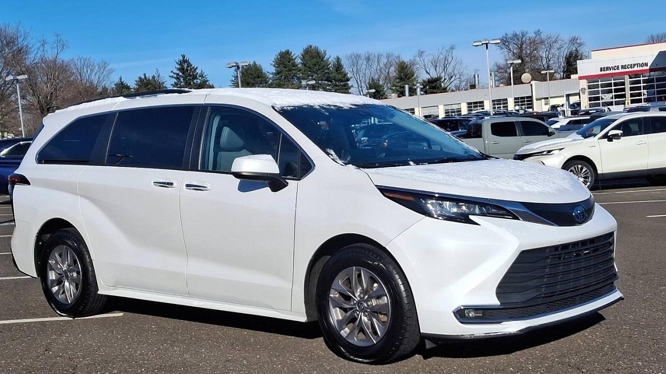 TOYOTA SIENNA 2023 5TDYRKEC0PS164492 image