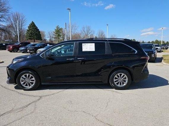 TOYOTA SIENNA 2023 5TDYRKEC3PS167807 image