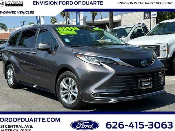 TOYOTA SIENNA 2023 5TDZSKFC7PS090219 image