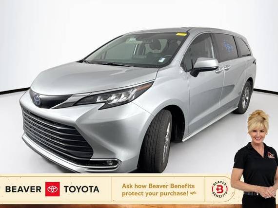 TOYOTA SIENNA 2023 5TDYRKEC3PS145676 image