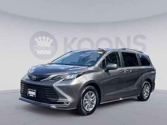 TOYOTA SIENNA 2023 5TDYRKEC9PS160229 image
