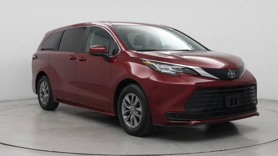 TOYOTA SIENNA 2023 5TDKSKFC6PS099379 image
