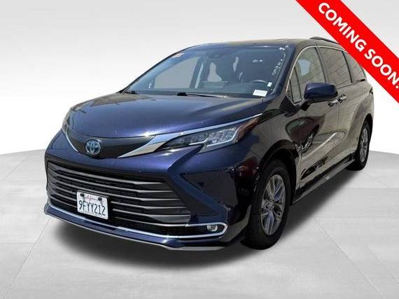 TOYOTA SIENNA 2023 5TDYRKEC5PS156906 image