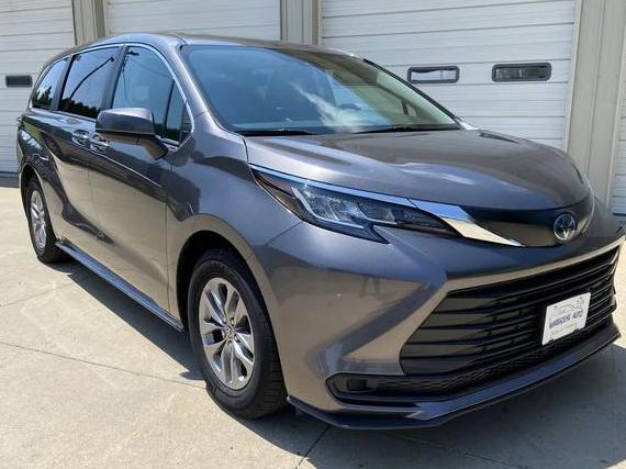 TOYOTA SIENNA 2023 5TDKRKEC9PS165002 image