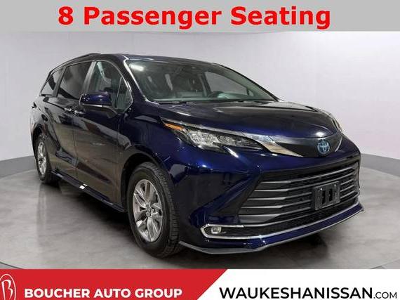 TOYOTA SIENNA 2023 5TDYRKEC2PS156233 image