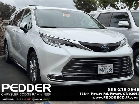 TOYOTA SIENNA 2023 5TDZSKFCXPS099836 image