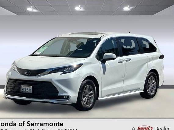 TOYOTA SIENNA 2023 5TDYSKFC1PS074500 image