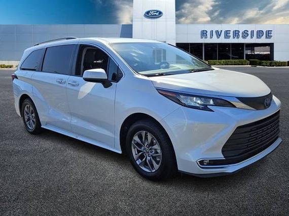 TOYOTA SIENNA 2023 5TDYRKEC5PS145291 image