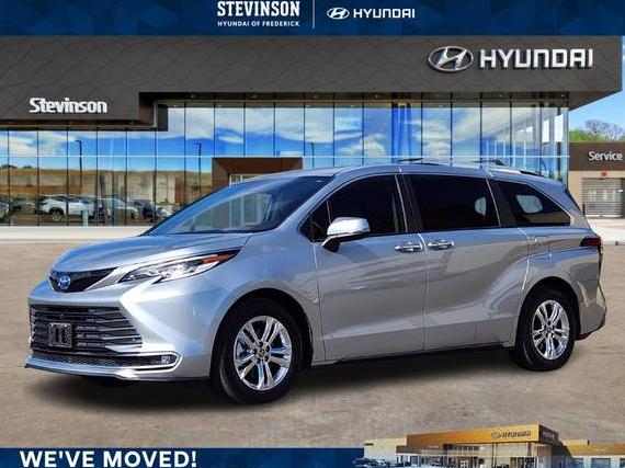 TOYOTA SIENNA 2023 5TDESKFC7PS103811 image