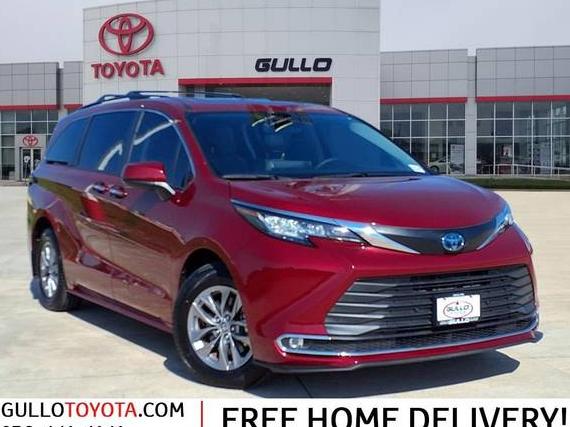 TOYOTA SIENNA 2023 5TDYRKEC9PS164796 image