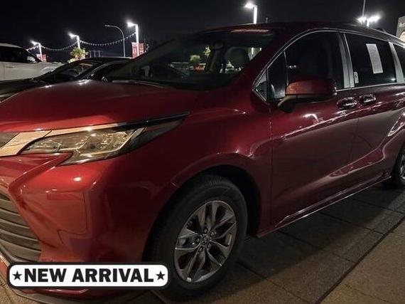 TOYOTA SIENNA 2023 5TDJSKFC6PS102938 image