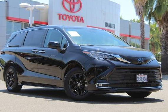 TOYOTA SIENNA 2023 5TDYRKEC9PS164703 image