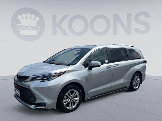 TOYOTA SIENNA 2023 5TDESKFC6PS082126 image