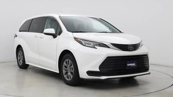 TOYOTA SIENNA 2023 5TDKSKFC8PS089436 image