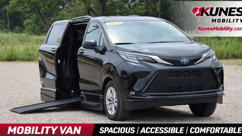 TOYOTA SIENNA 2023 5TDDSKFC7PS096144 image