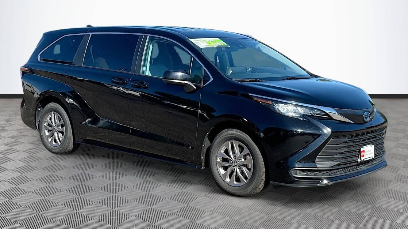 TOYOTA SIENNA 2023 5TDKRKEC1PS167441 image