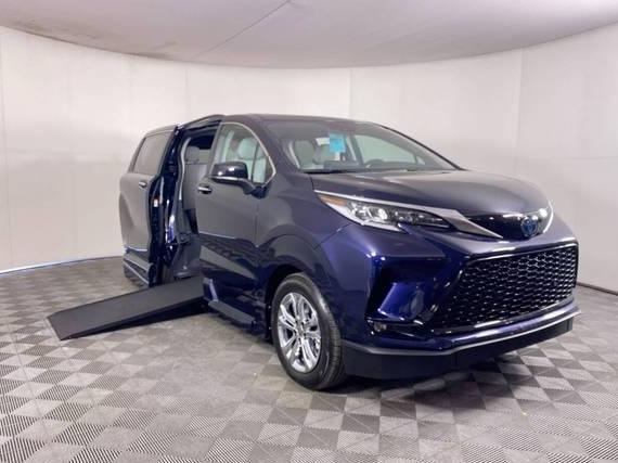 TOYOTA SIENNA 2023 5TDDSKFC4PS087286 image