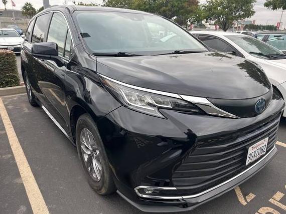 TOYOTA SIENNA 2023 5TDYRKEC8PS167625 image