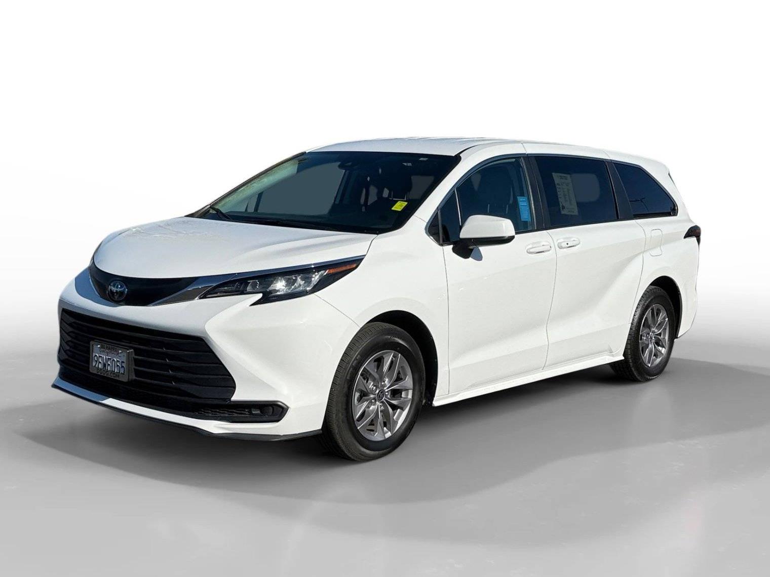 TOYOTA SIENNA 2023 5TDKRKEC4PS161777 image