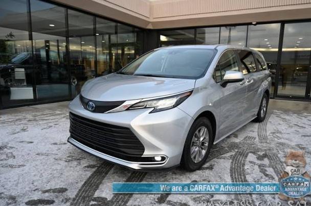 TOYOTA SIENNA 2023 5TDYSKFC4PS085295 image