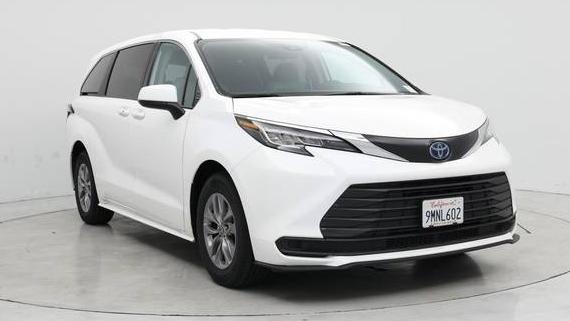 TOYOTA SIENNA 2023 5TDKRKEC2PS161907 image