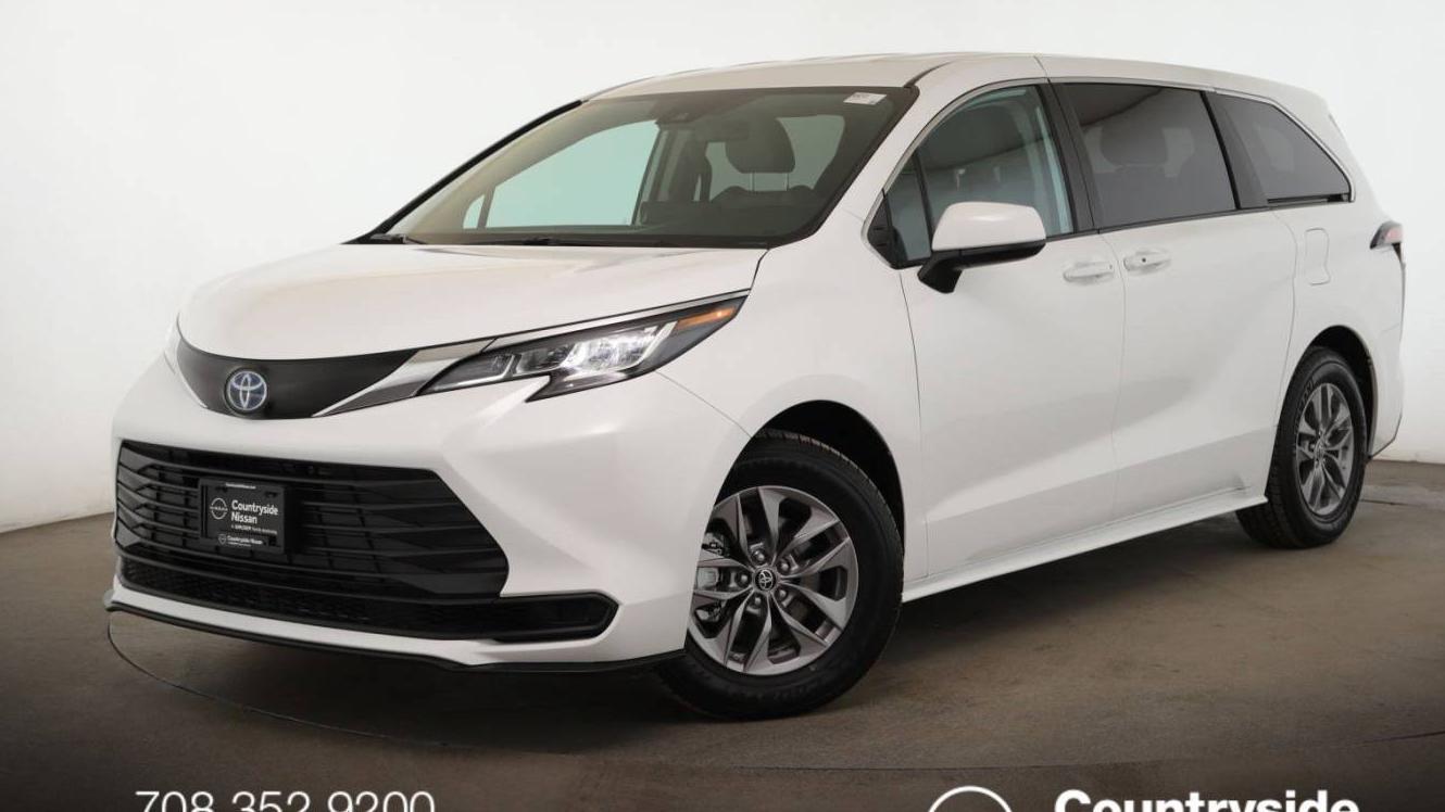 TOYOTA SIENNA 2023 5TDKRKEC3PS165724 image