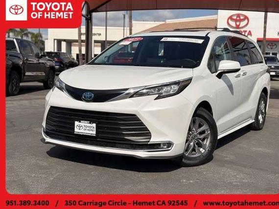 TOYOTA SIENNA 2023 5TDJRKEC3PS136736 image