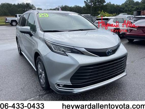 TOYOTA SIENNA 2023 5TDYRKEC0PS167442 image