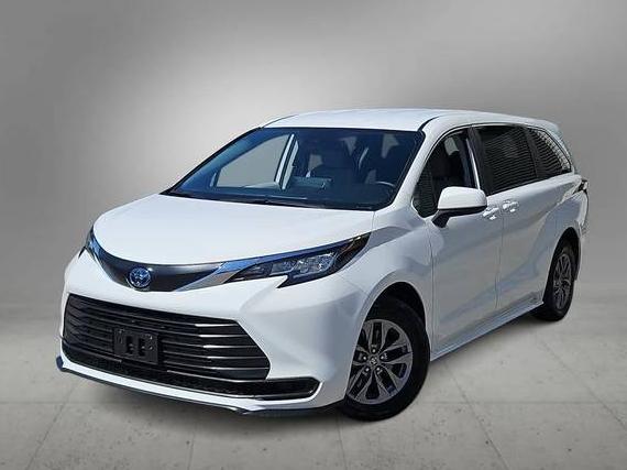 TOYOTA SIENNA 2023 5TDKRKEC0PS171612 image