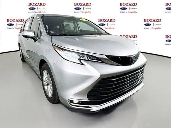 TOYOTA SIENNA 2023 5TDZRKECXPS179750 image