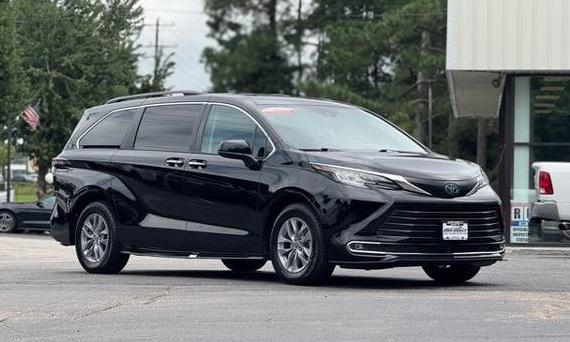 TOYOTA SIENNA 2023 5TDYRKEC4PS156976 image