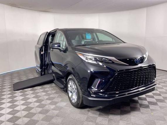 TOYOTA SIENNA 2023 5TDDSKFC0PS087432 image